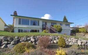 Split level home in Tacoma WA