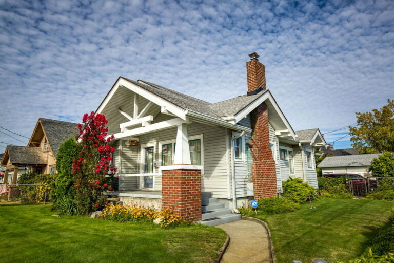 Historic Homes in South Neighborhood Move to
