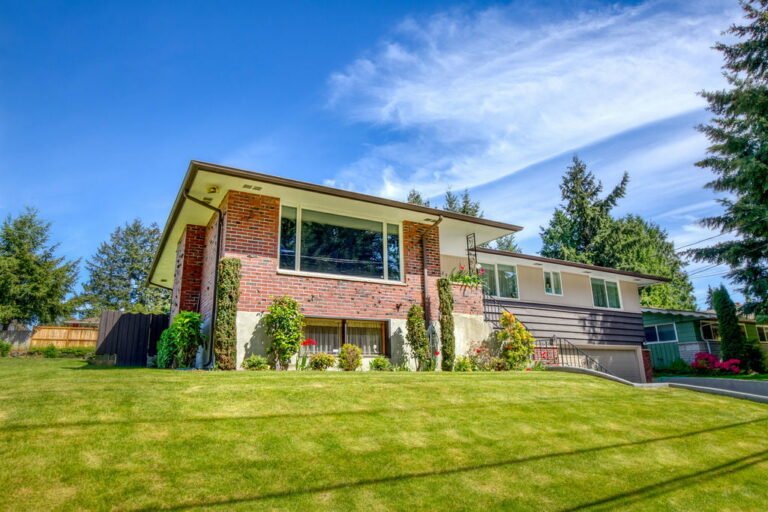 Midcentury Home wapato lake Move to Move to