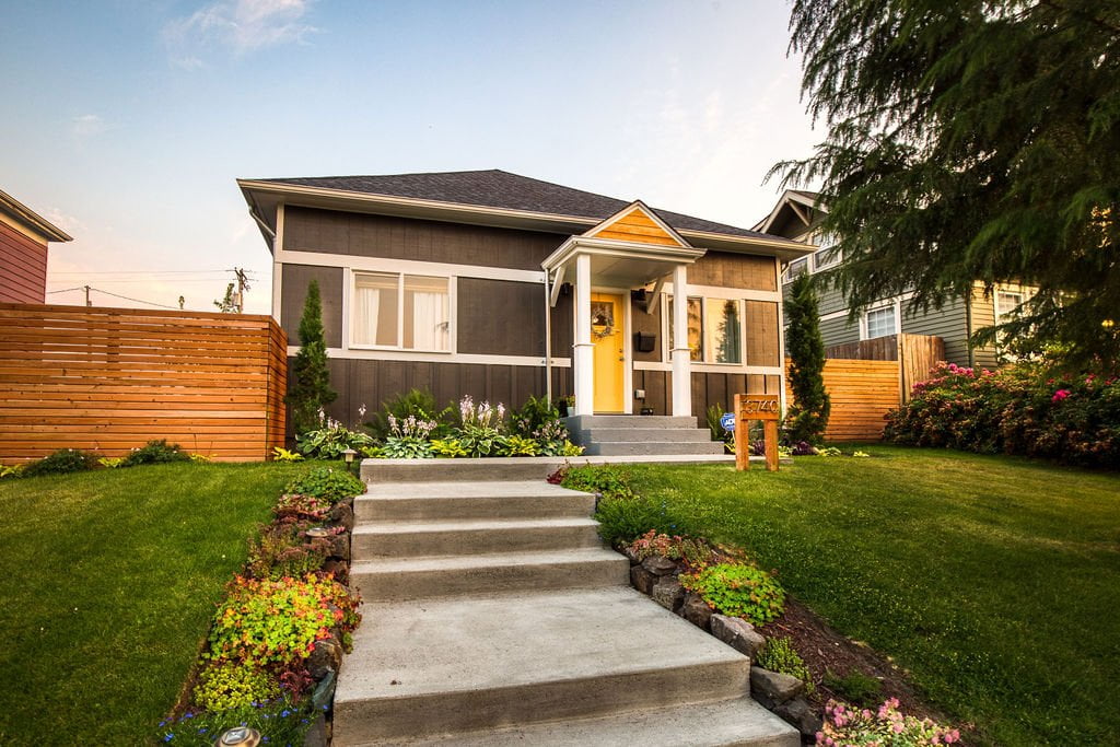 One story home in Tacoma on a sunny day